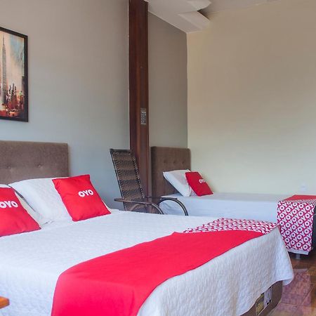 Oyo M&J Hotel Santo Antônio do Descoberto Екстериор снимка