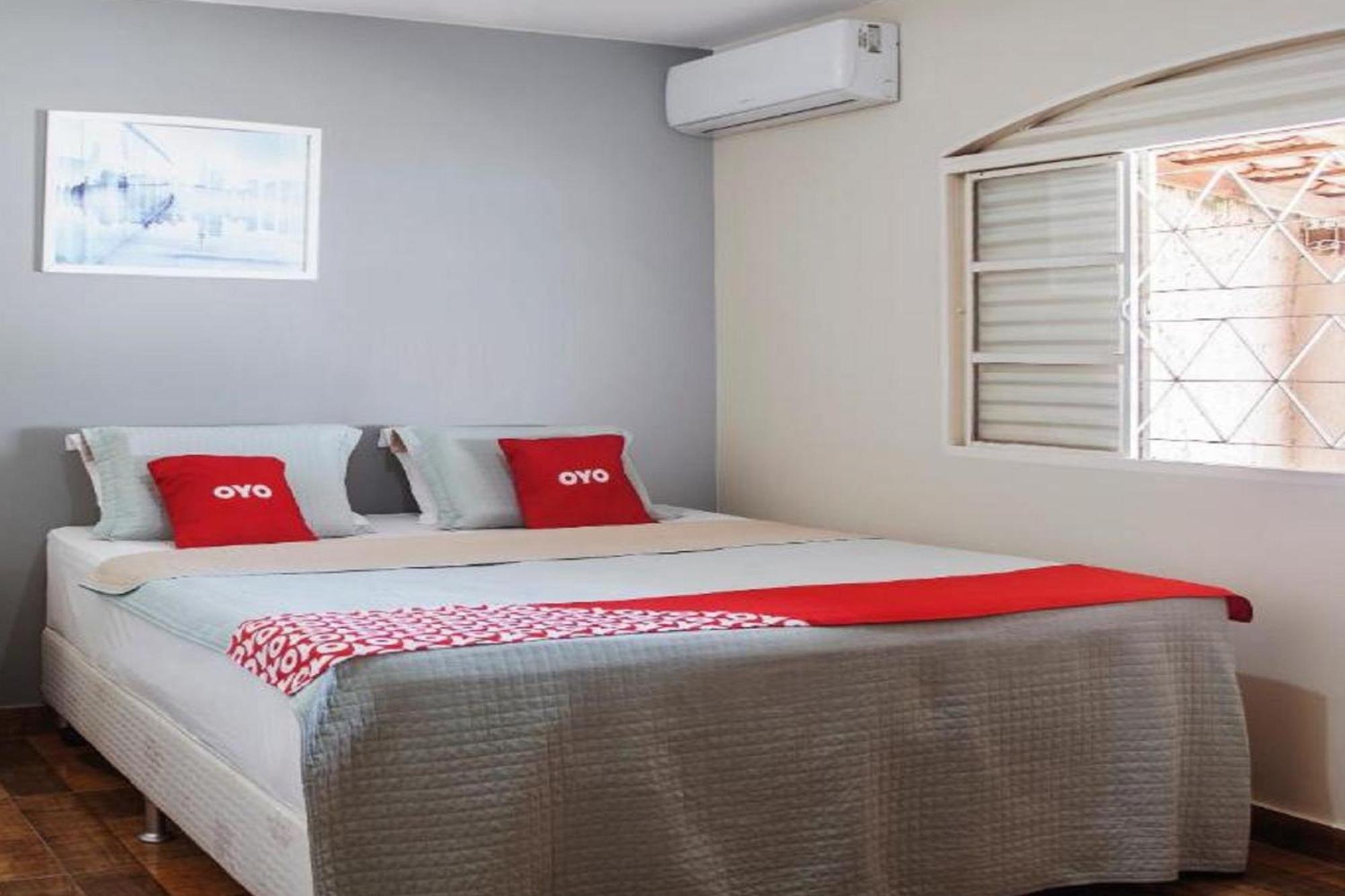 Oyo M&J Hotel Santo Antônio do Descoberto Екстериор снимка