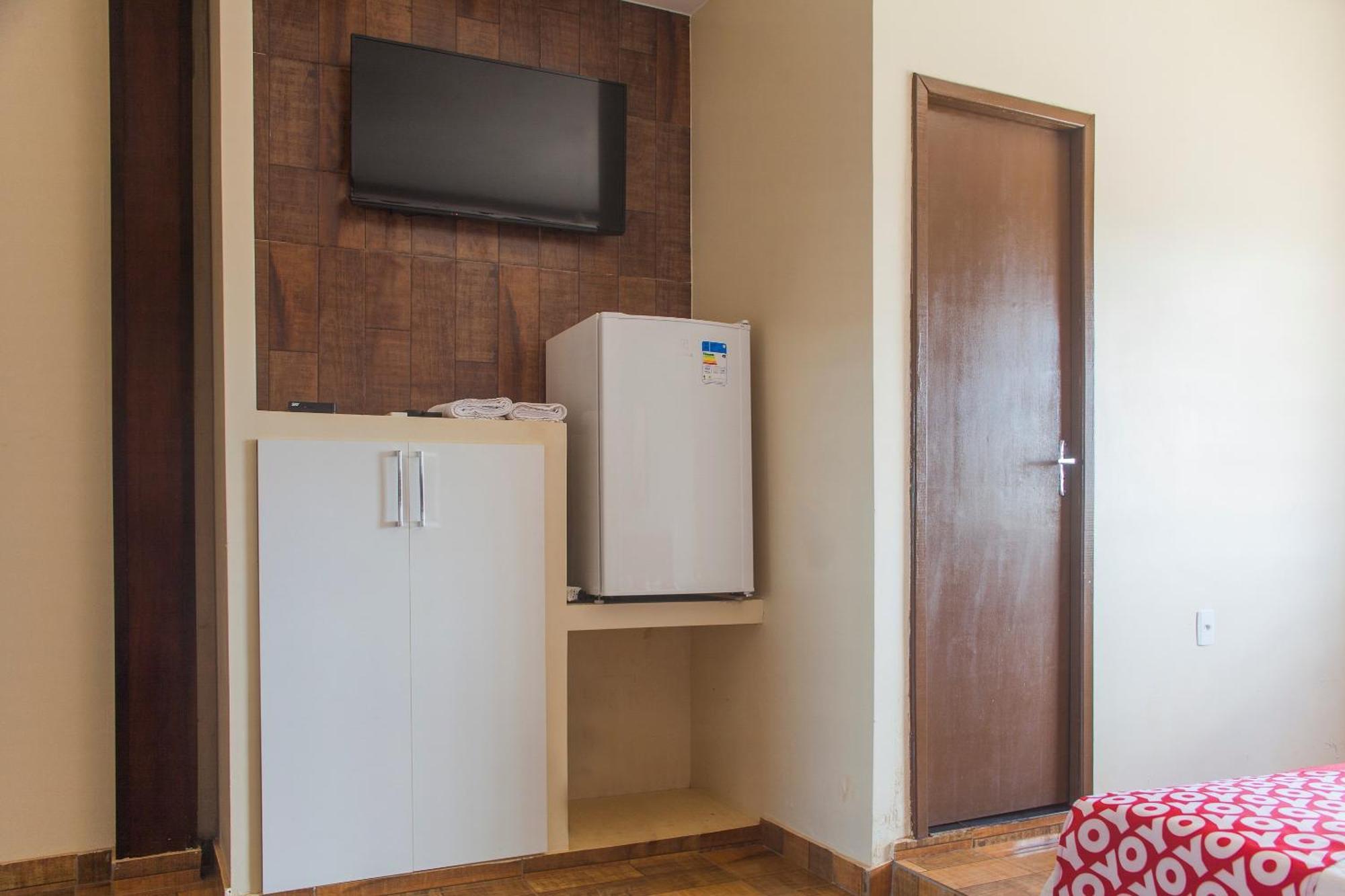 Oyo M&J Hotel Santo Antônio do Descoberto Екстериор снимка